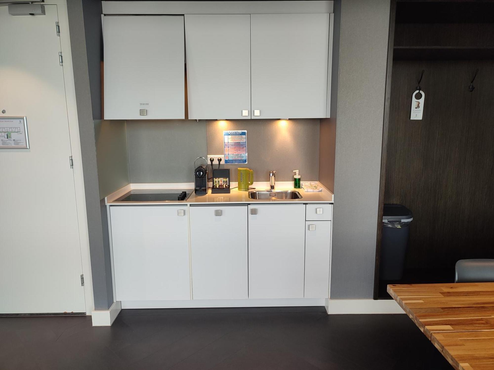 B-Aparthotel Kennedy Den Haag Ngoại thất bức ảnh
